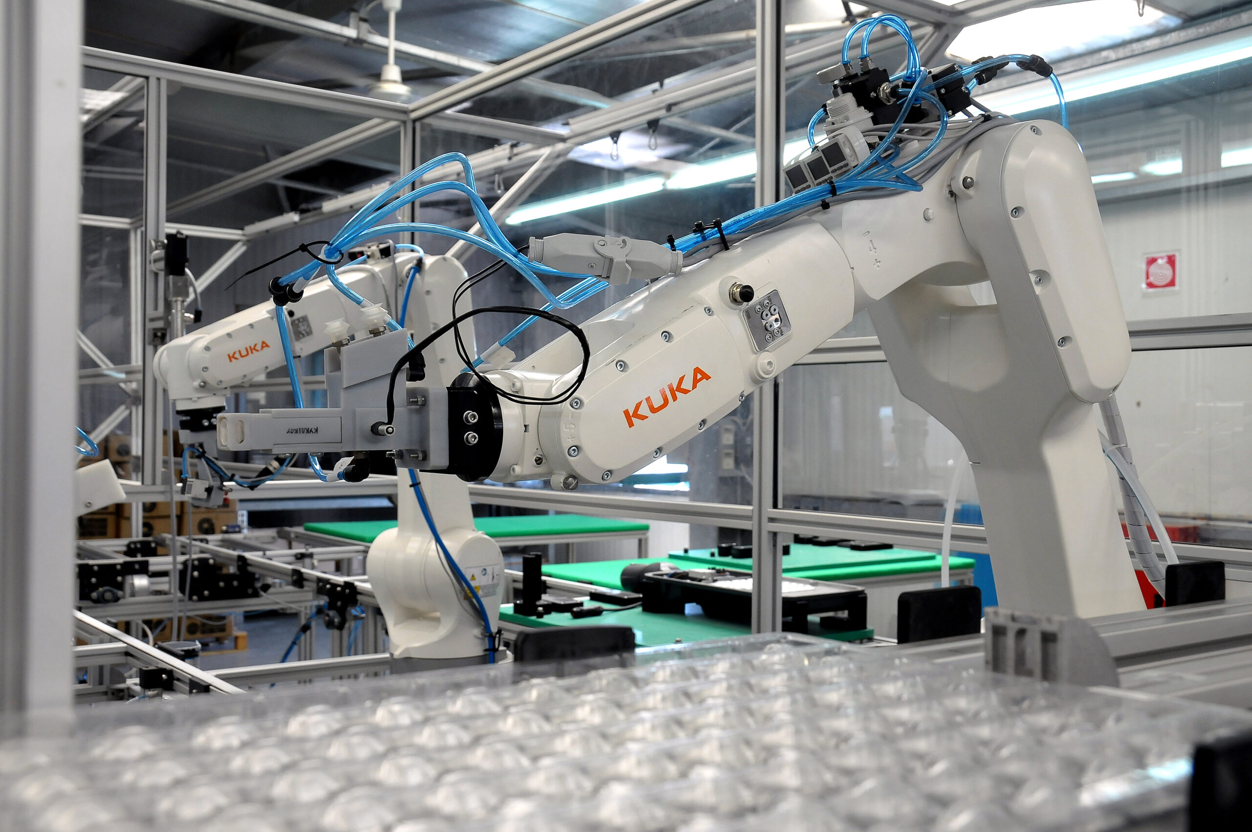 Robotic production_zinlux lighting